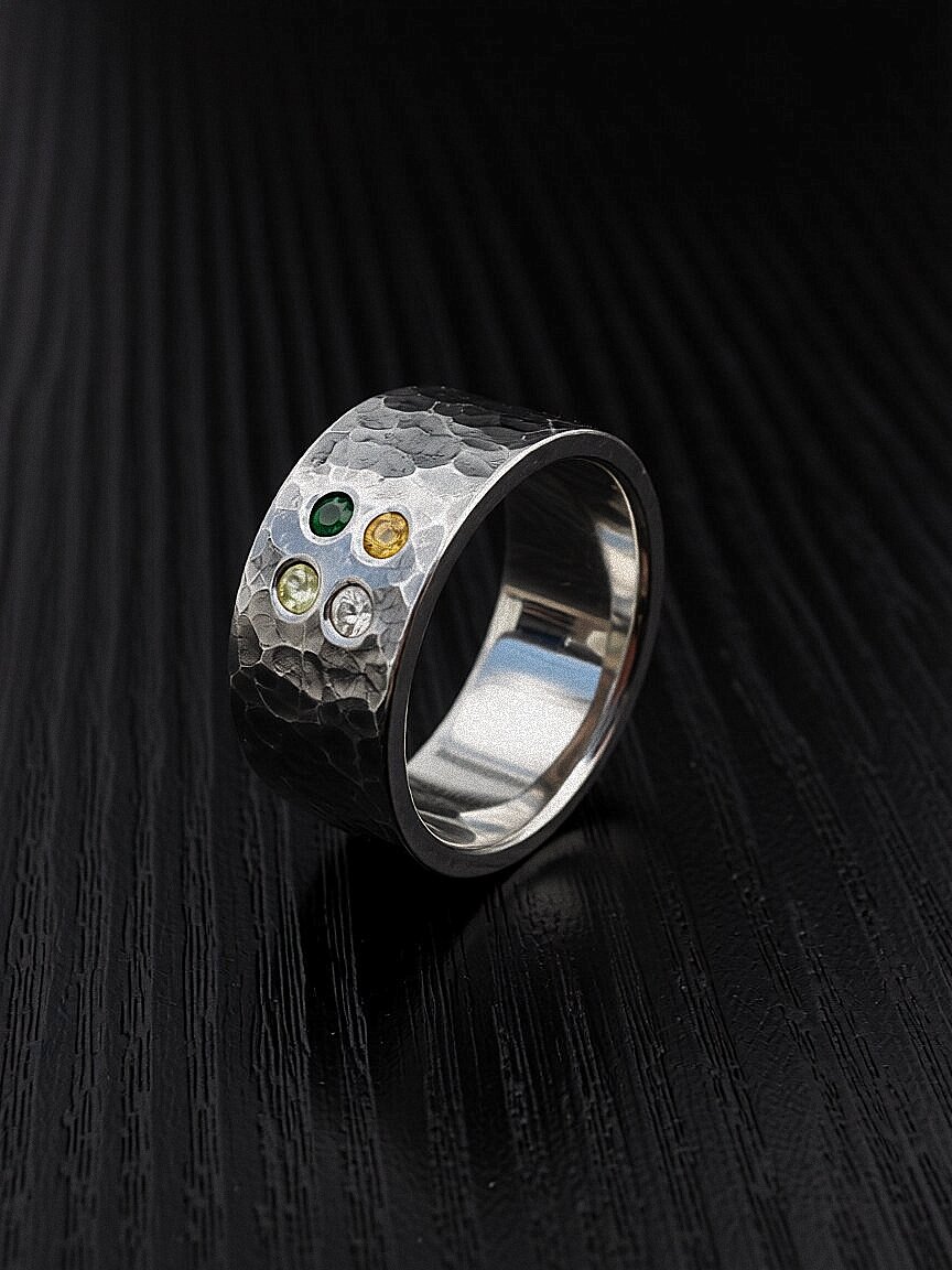 The Zenith ring, side view with gemstones
