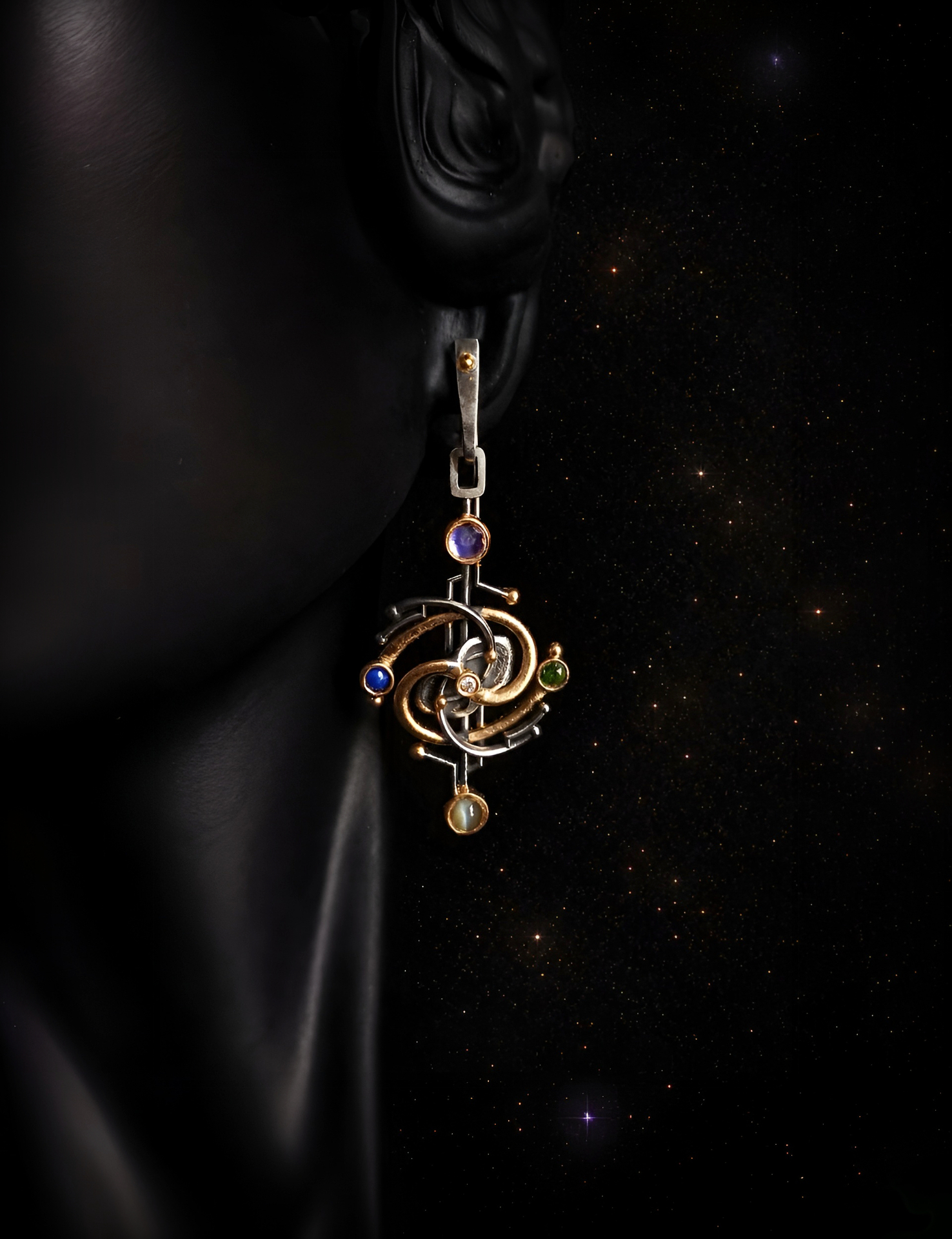 Amplifier earring, silver and gold with iolite and lapis