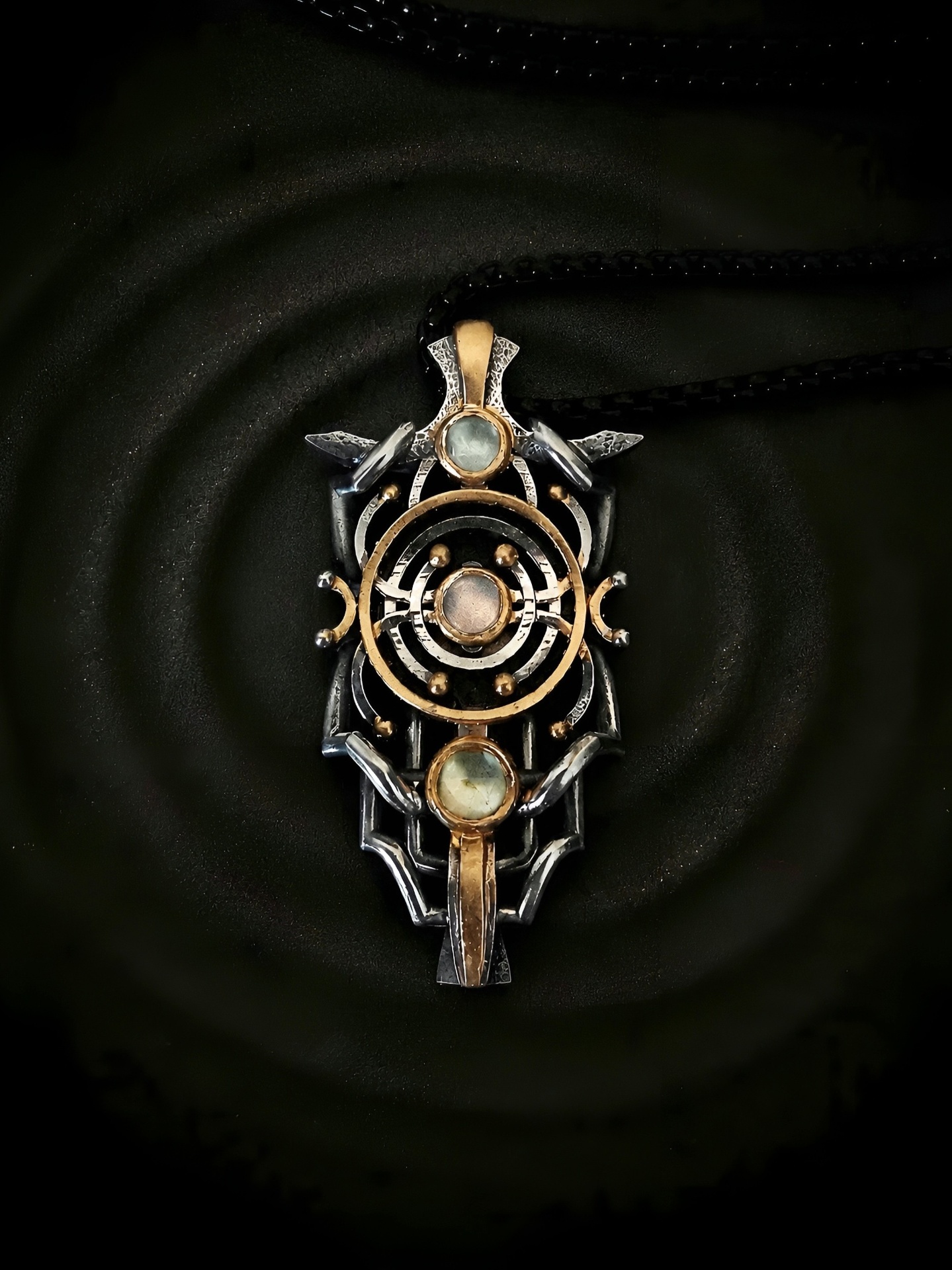 The Harmoniser pendant, second view